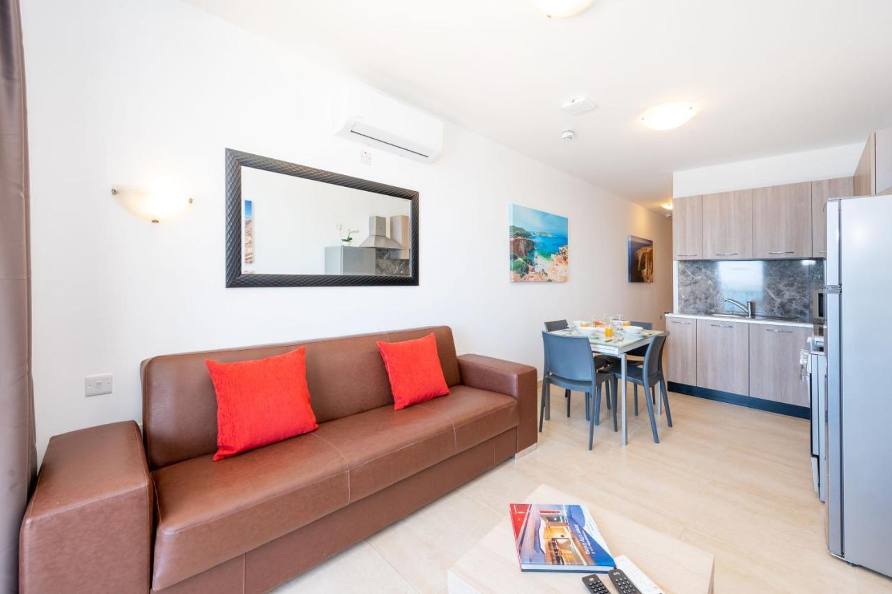 Islet Promenade Seafront 1 Bedroom Apartment With Sea View Balcony By Getawaysmalta St. Paul's Bay Exterior foto